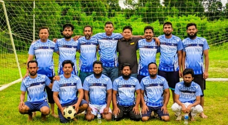 কুবিতে কর্মকর্তা-কর্মচারীদের প্রীতি ফুটবল ম্যাচ অনুষ্ঠিত